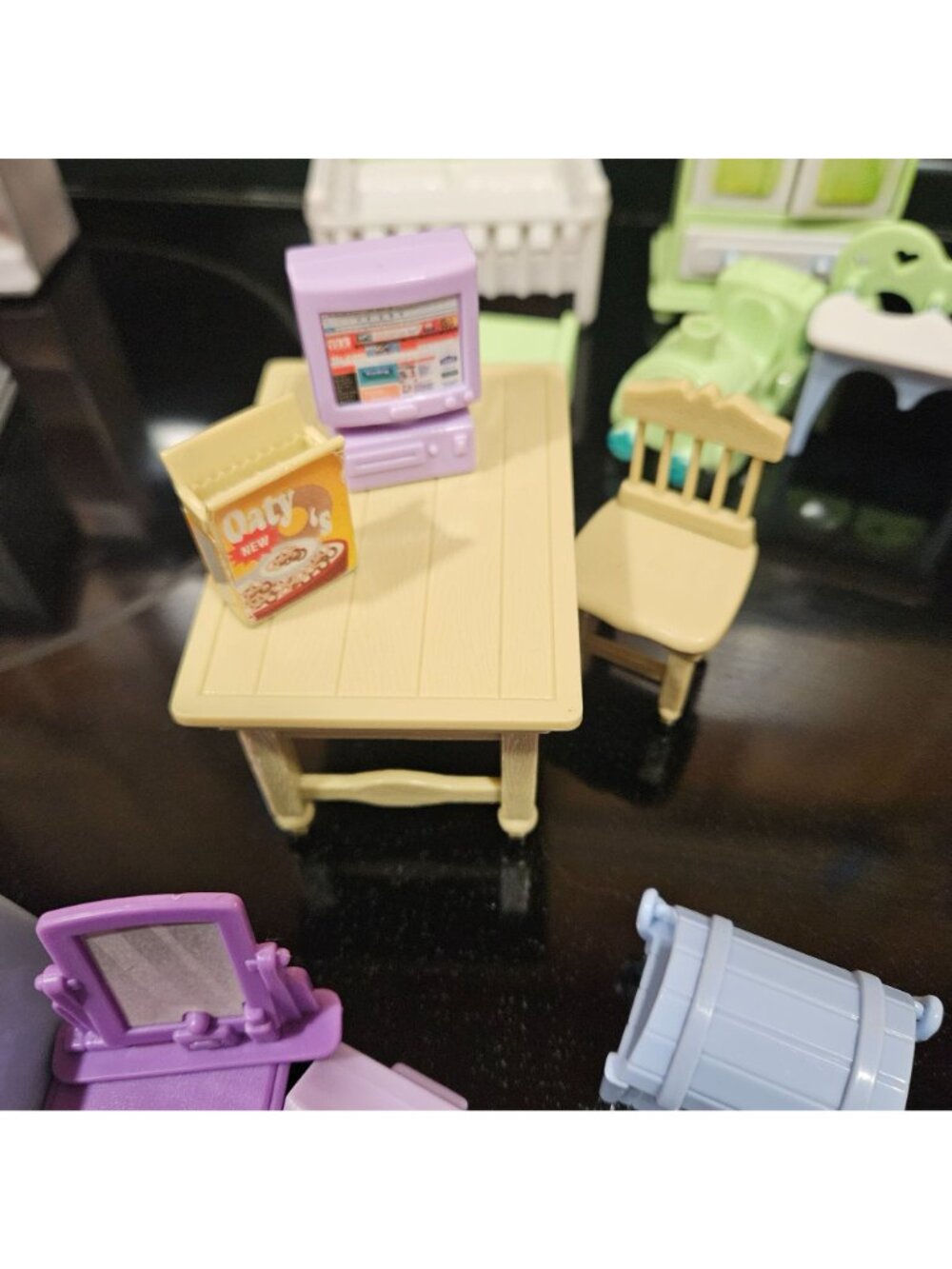 Plastic Dollhouse Furniture Miniature Plastic Bedroom Kitchen Living Room - Picture 8 of 16